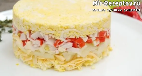 Слоеный крабовый салат