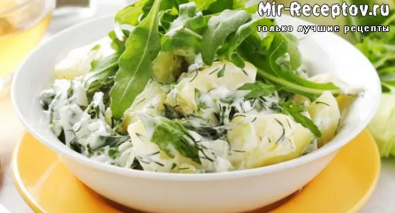 Салат из картофеля и зелени