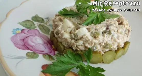 Салат  из  консервированной скумбрии