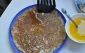 Смазываем сливочным маслом