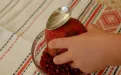 Выстукиваем зерна ложкой