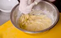 Замешиваем тесто