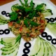 Салат из болгарского перца с яблоками, зеленью, луком и сметаной