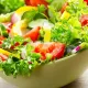 Салат из болгарского перца с помидорами и зеленью