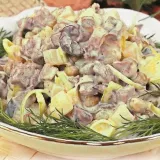 Салат из грибов и картофеля